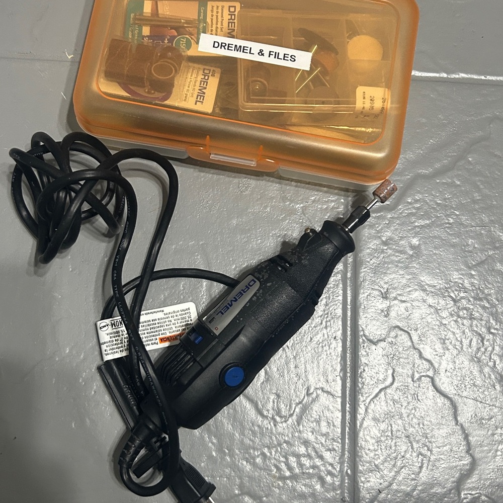Dremel Rotary Tool with Accessories
